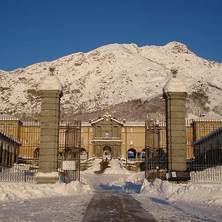 אכסניה Santuario Di Oropa