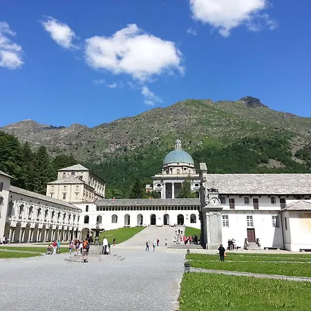 Santuario Di Oropa Vandrarhem *