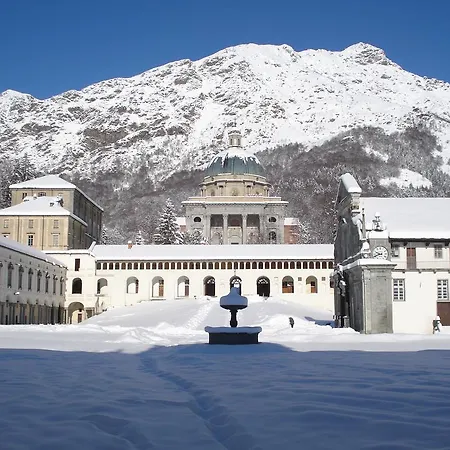 호스텔 Santuario Di Oropa *