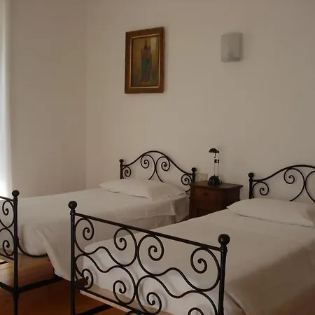 Vandrarhem Santuario Di Oropa